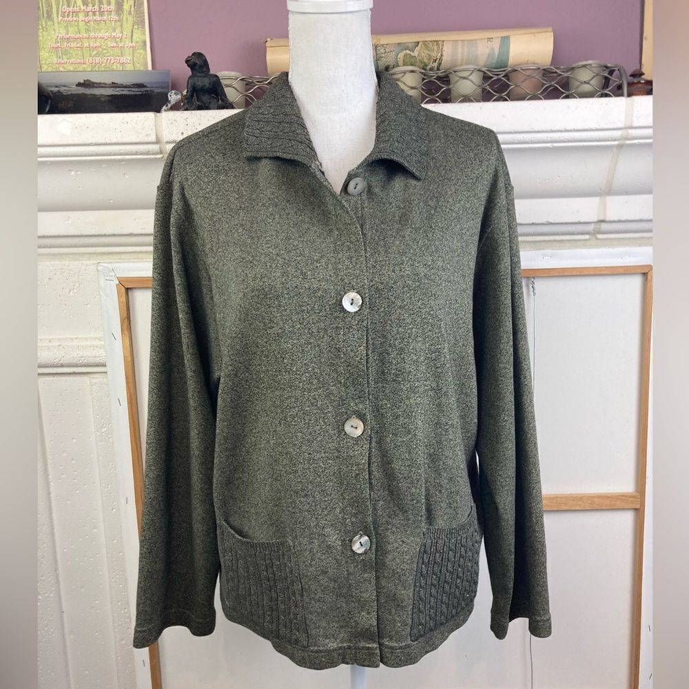 Willow sage green professor pocketed cardigan w/ beautiful buttons, side vents